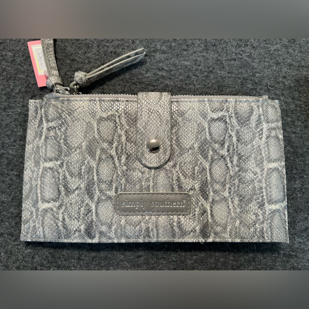 Simply Southern wallet‎